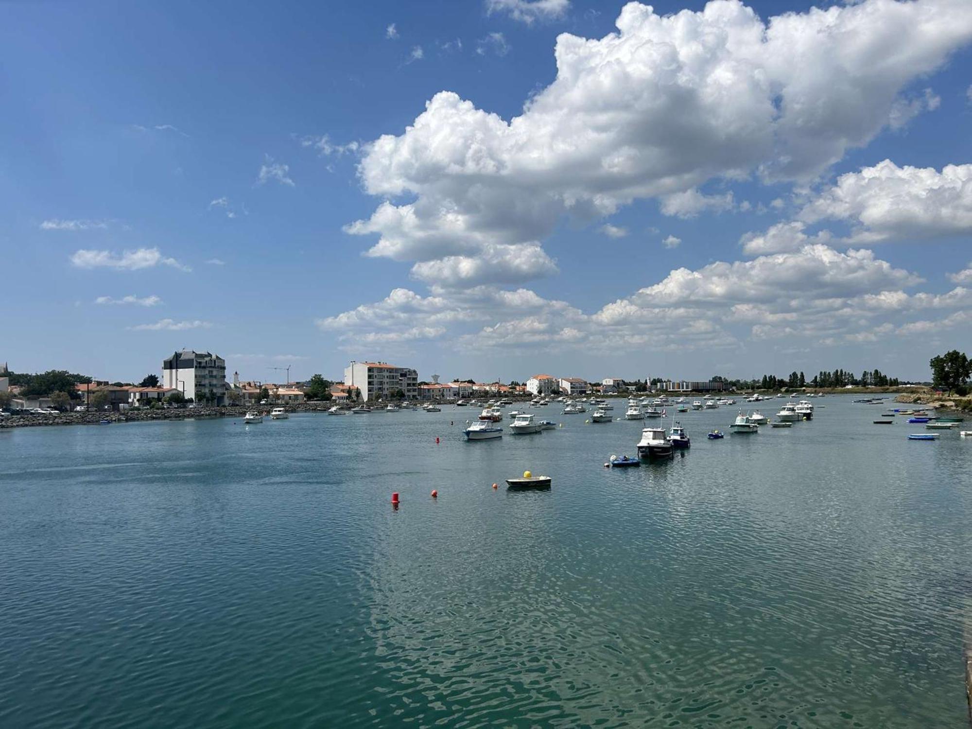 Appartement 2 Pieces Avec Parking Prive, Proche Plage Et Commerces, Saint-Gilles-Croix-De-Vie - Fr-1-224-783 Zewnętrze zdjęcie